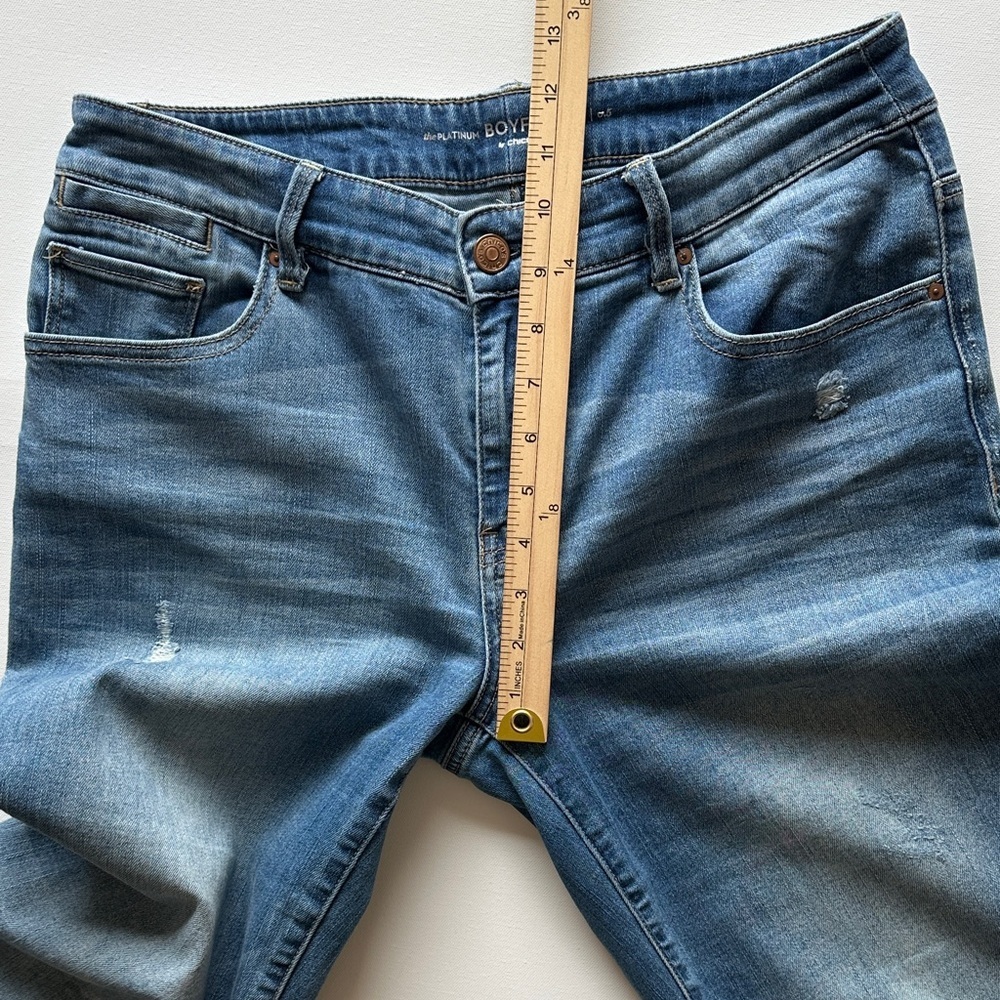 Chico’s Boyfriend Jeans Rolled Cuff Distressed Medium Wash Denim 0.5 - Picture 5 of 10